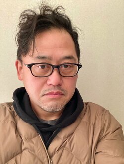 南充浩（みなみ・みつひろ）さん●繊維・アパレル業界ジャーナリスト。1970年生まれ。衣料品販売チェーンや繊維業界紙、アパレルメーカー、雑誌編集、ファッション専門学校などでの勤務を経て、2010年に独立。繊維製造業、産地、アパレルメーカー、小売店など、繊維産業全般を幅広く取材・執筆している。