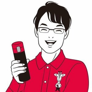 桶井道（おけいどん）さん●2020年に47歳で退職。現在の総資産は2億8000万円。株は長期保有が基本。親の介護をしながら物書きとして第二の人生を満喫中。『3倍・5倍・10倍の神株が続出！ 半導体株＆AI株 投資大全』（すばる舎刊）が2026年9月26日に発売。（イラスト＝西田ヒロコ）